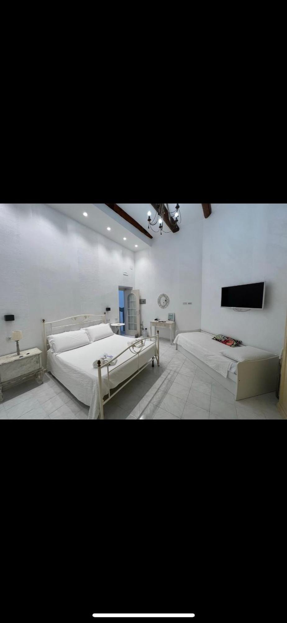 Varriale House Parking Free Small Car ナポリ エクステリア 写真